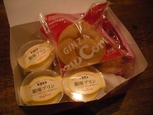 シュークリーム（カスタード）とプリン