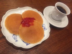 いちごジャムのパンケーキ