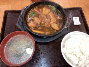 豚足煮込み定食