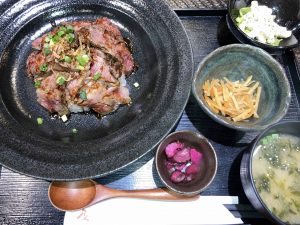 国産牛ステーキ丼