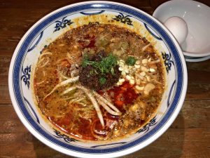 正宗式担々麺味玉付き